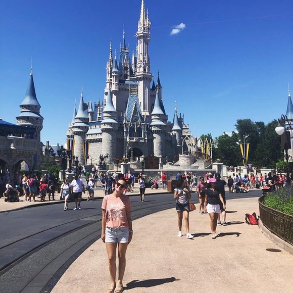 Meet your Posher, Anna - Picture 2 of 6